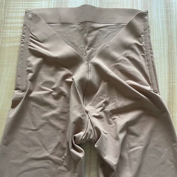 WACOAL S Shape Revelation Hourglass Low Back Shapewear Thigh Shaper - Picture 3 of 5